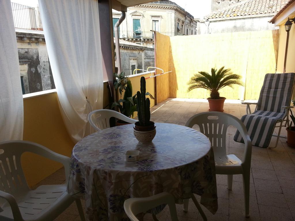 Апартаменты La Via Del Mare - Acireale Centro Storico Номер фото