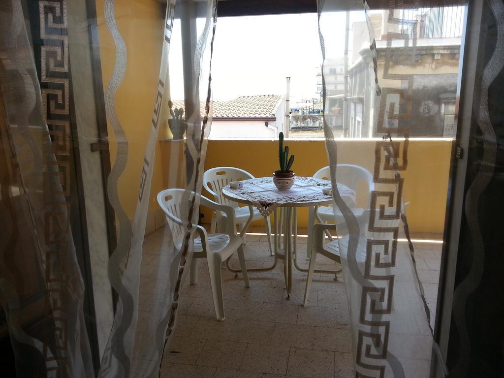Апартаменты La Via Del Mare - Acireale Centro Storico Номер фото